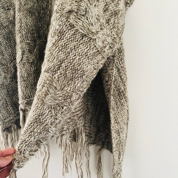 NWOT, Garage Hooded Knit Poncho Size S - Picture 13 of 17